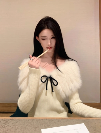 レディムード ファーオフショルニット