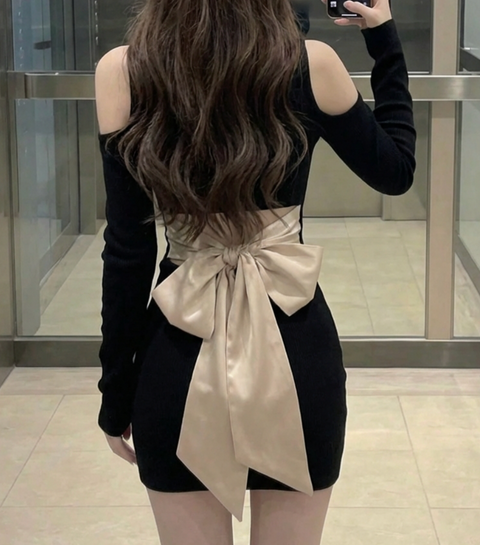 リボンバックレスドレス