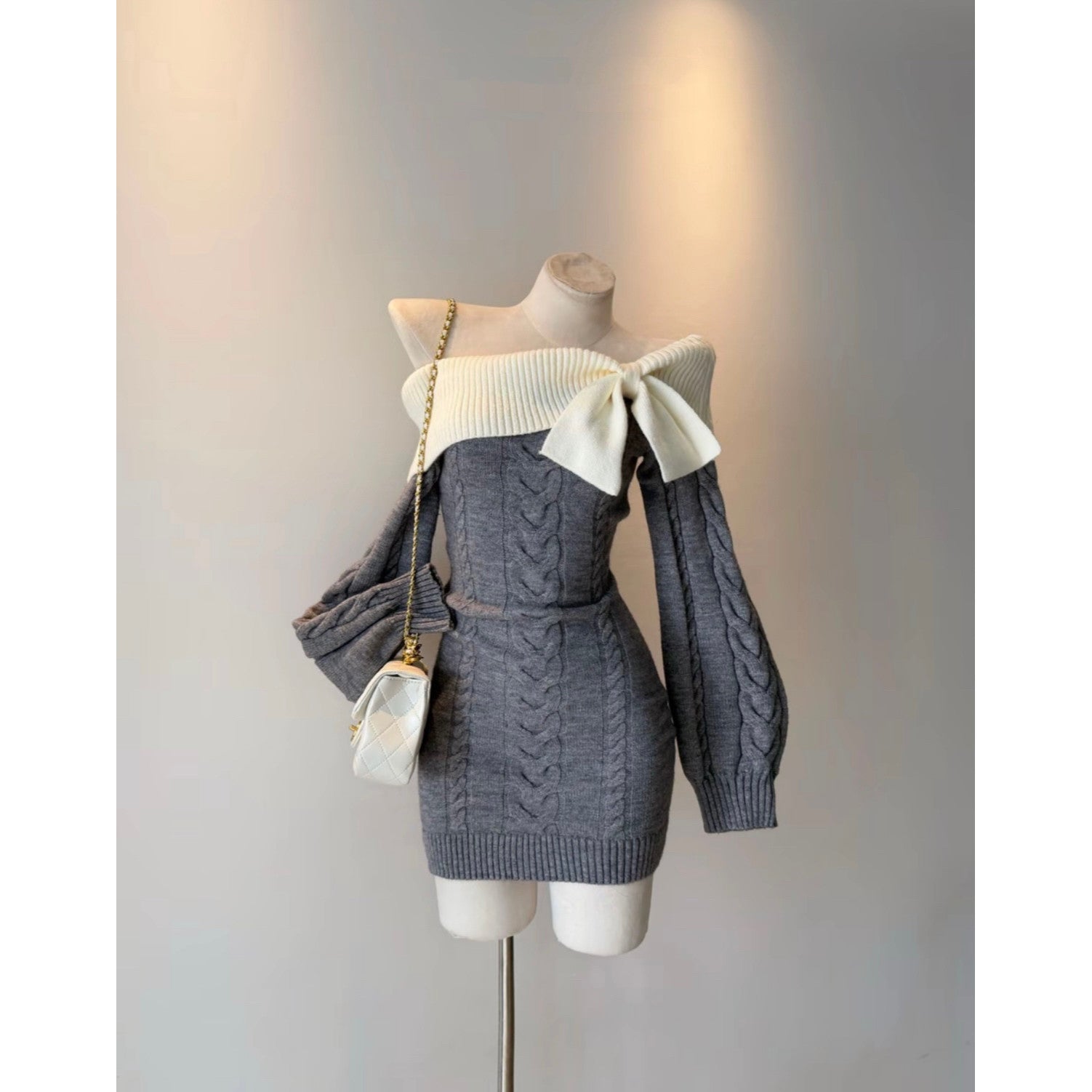 リボンオフショルケーブルニットワンピ