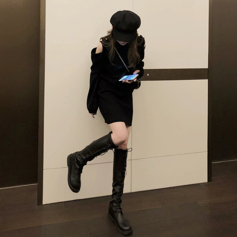 ショルダーカットニットワンピース