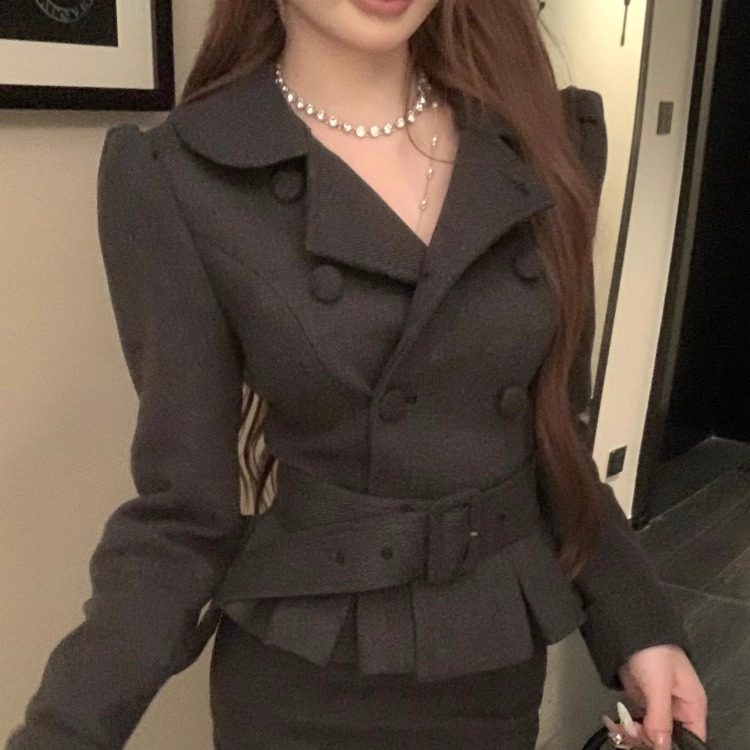 クラシカルベルトトレンチセットアップ