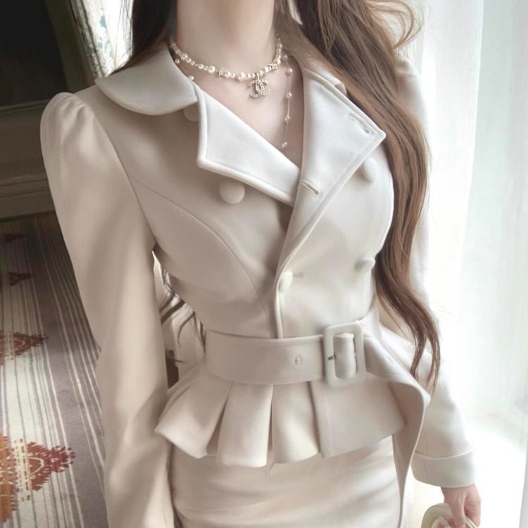 クラシカルベルトトレンチセットアップ