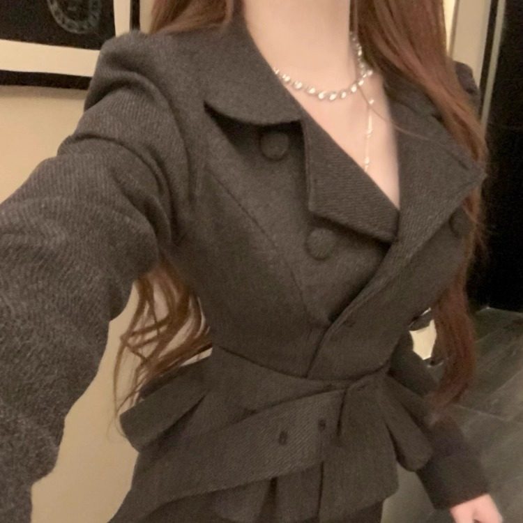 クラシカルベルトトレンチセットアップ