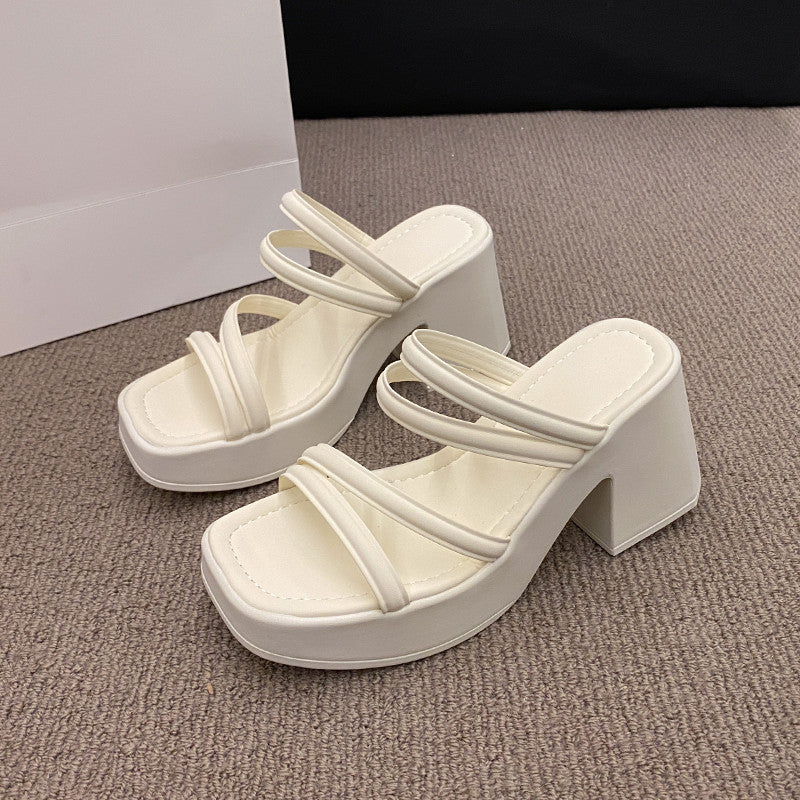 メロウカーブヒールサンダル