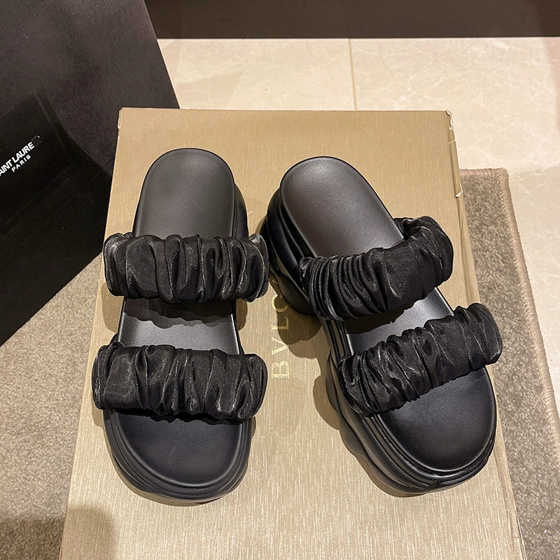 ギャザーデザイン厚底サンダル