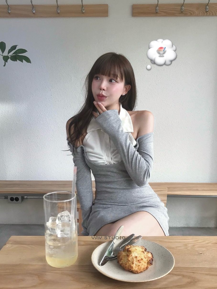 リーキーショルダードレス