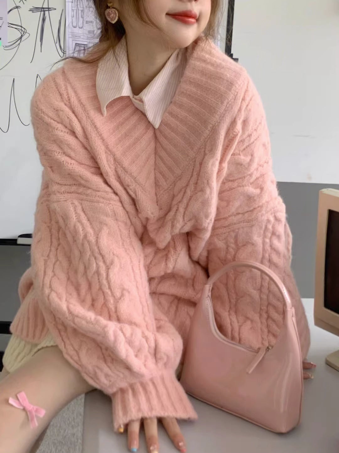 ルーズシルエットケーブルニット