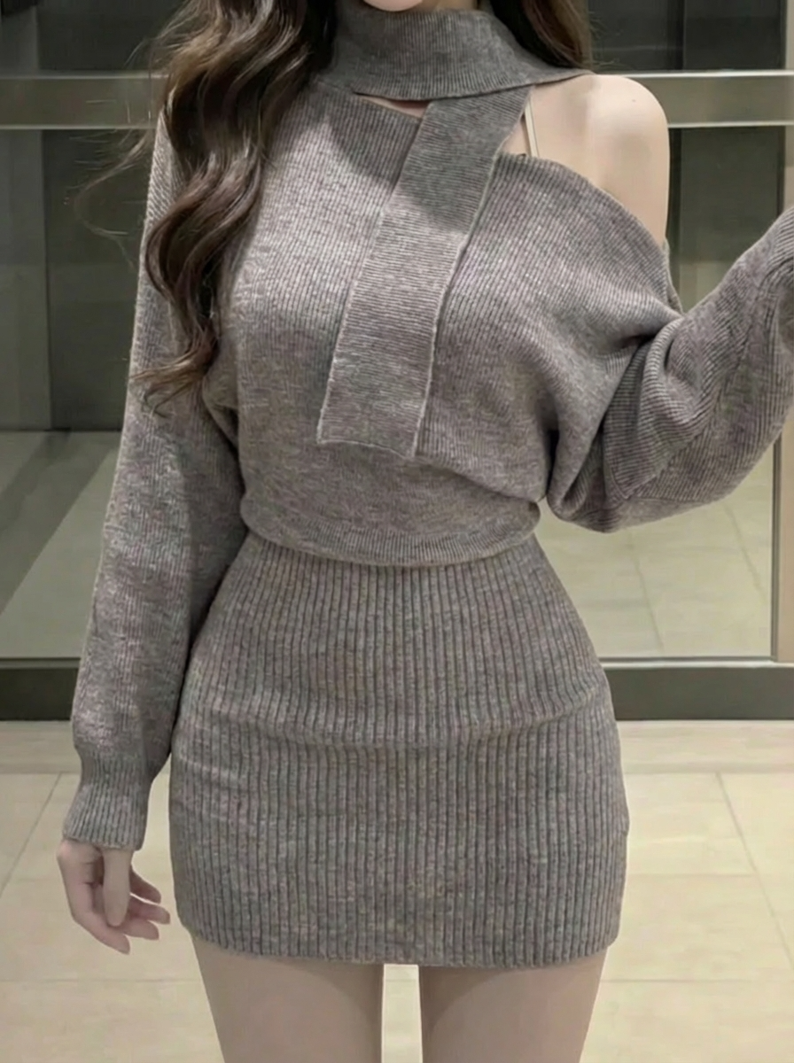 アシンメトリーネックニットワンピ